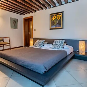 palazzina-adorata-veniceiloveyou-apartments.hotelinveneto.com/